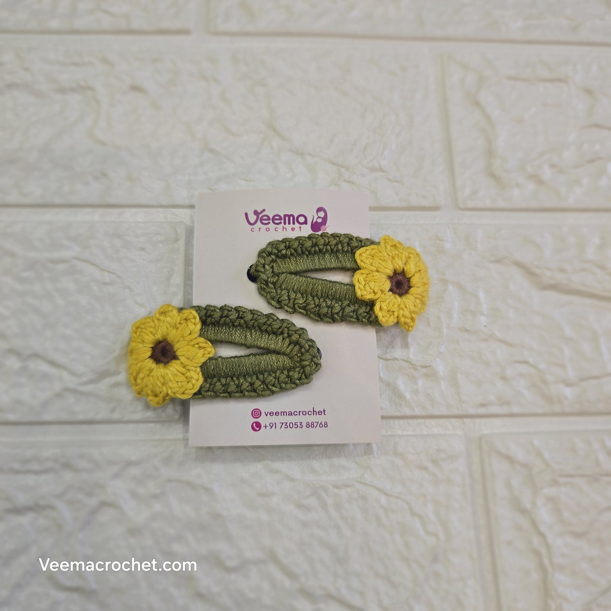 Floral Loop Hair Clips