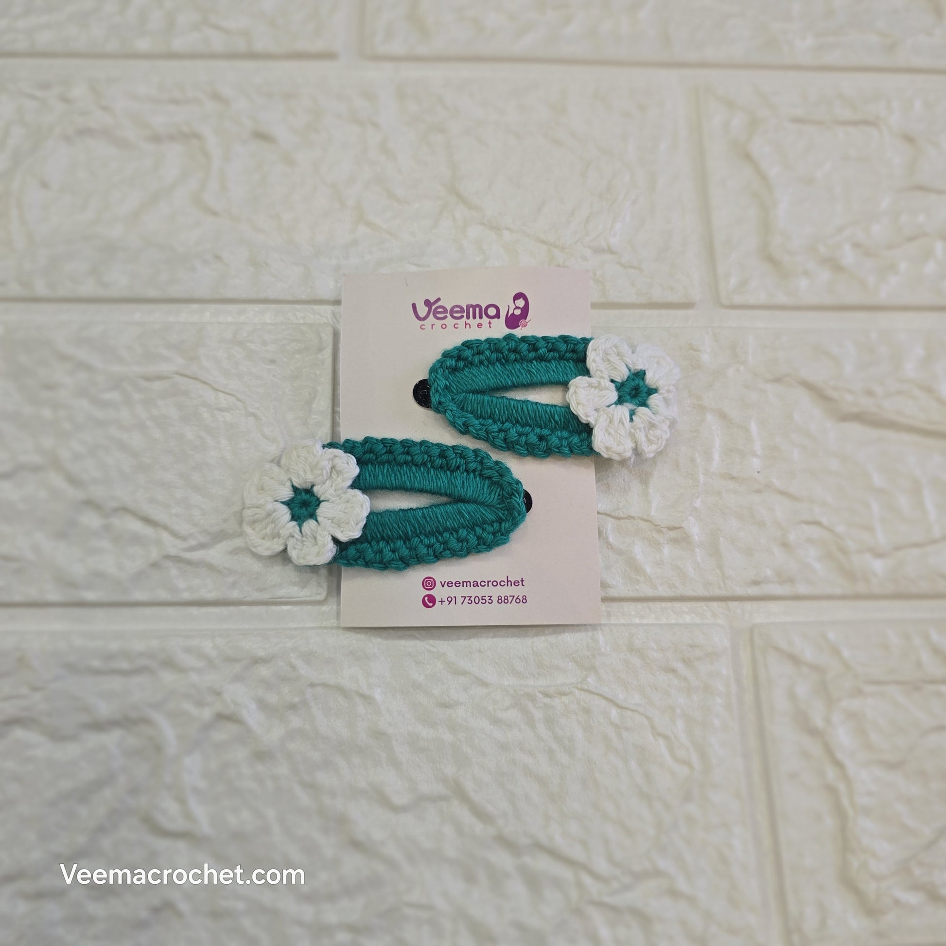 Floral Loop Hair Clips